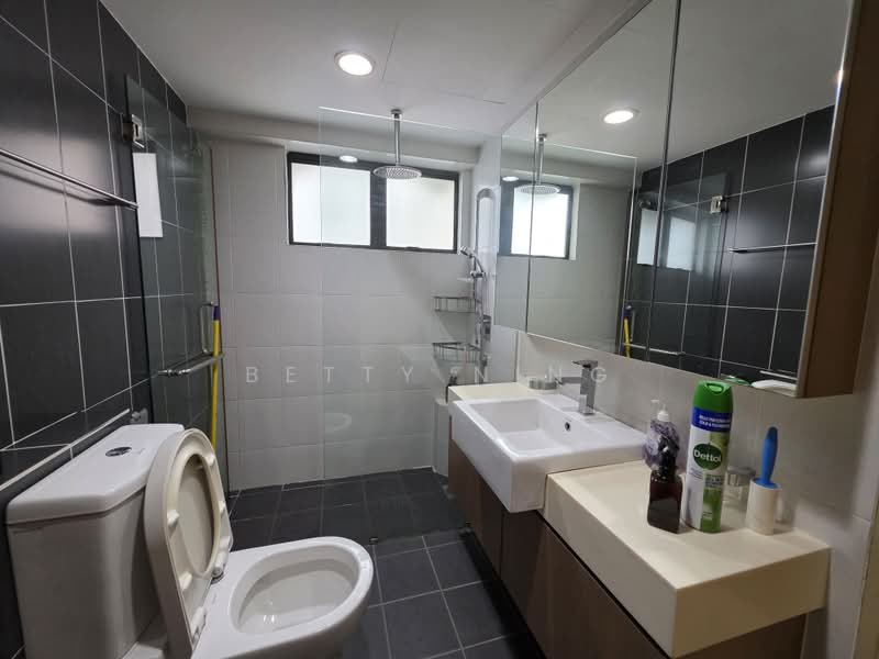 Kondominium untuk Dijual di Desa Kiara - Betty Ning - Bathroom - PropertyGuru.com.my