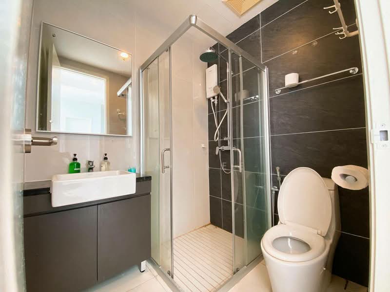 Condominium for Sale at Bay Point @ Country Garden Danga Bay - May Lee - Bathroom - PropertyGuru.com.my