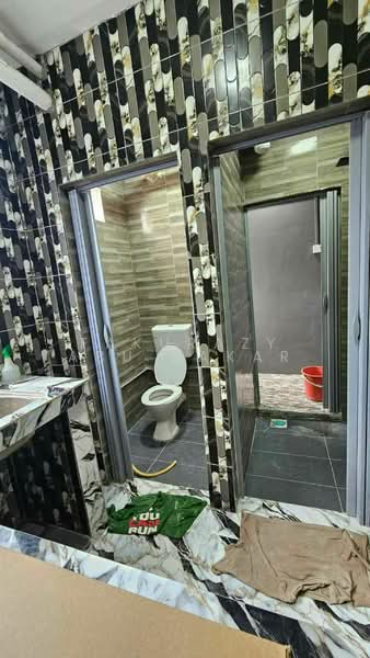 Pangsapuri untuk Disewa di Mentari Court - Fakurazy Abu Bakar - Bathroom - PropertyGuru.com.my