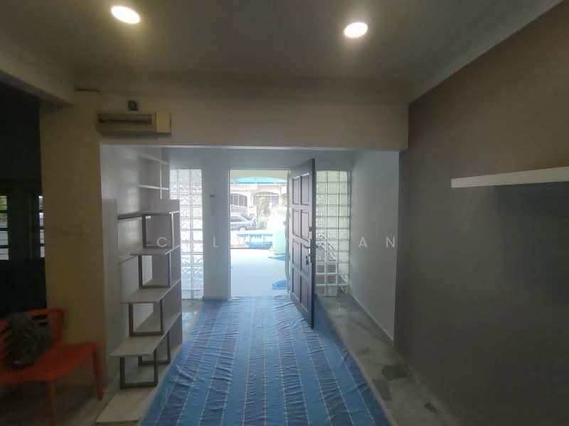 Terraced House for Rent in Usj 13 (Subang Jaya) - Calvin Tan - Entrance - PropertyGuru.com.my