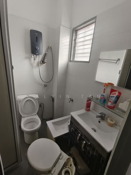Terraced House for Rent in Usj 13 (Subang Jaya) - Calvin Tan - Bathroom - PropertyGuru.com.my