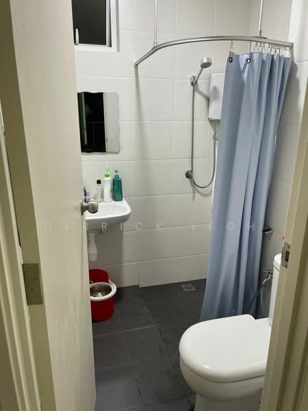 Condominium for Sale at SummerSkye Residences - Derrick Yeoh - Bathroom - PropertyGuru.com.my