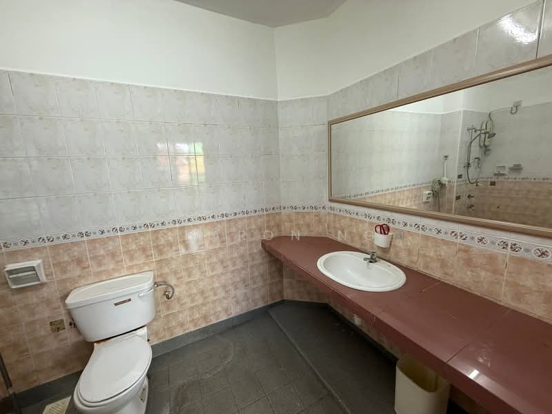 2-storey Terraced House for Sale in Taman Impian Emas (Skudai) - Sharon Ng - Bathroom - PropertyGuru.com.my