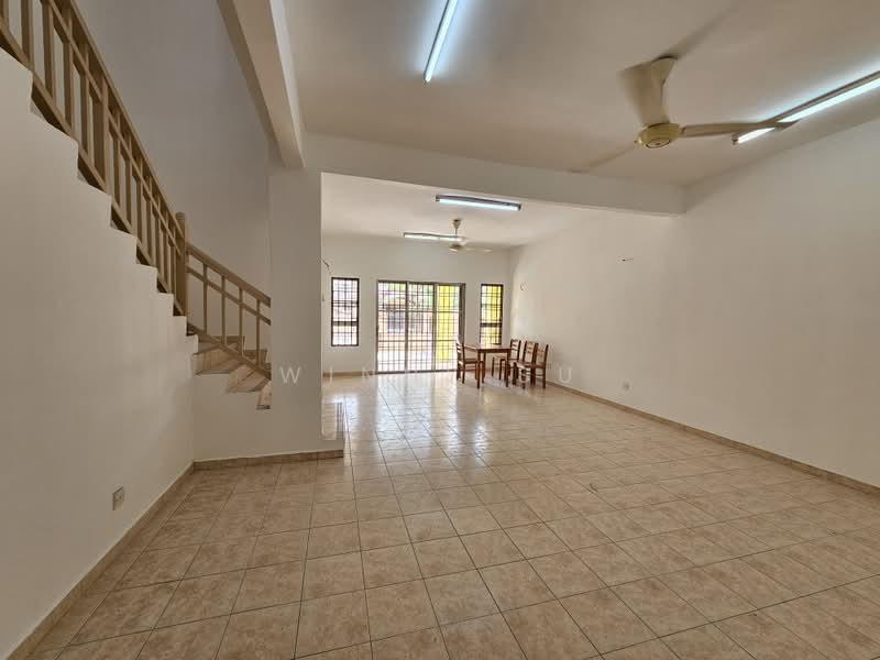 2-storey Terraced House for Rent in Bukit Jelutong (Shah Alam) - Winny Su - Living Room - PropertyGuru.com.my