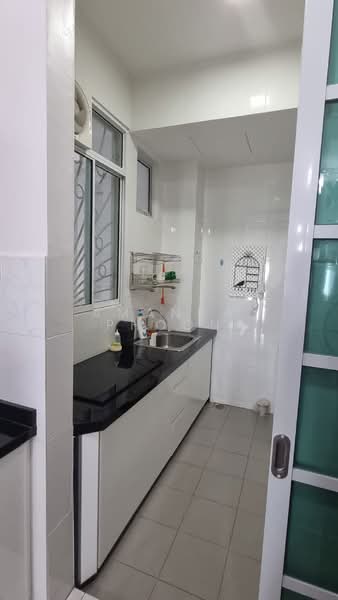 Condominium for Rent at The Brezza - Amanda Phoon - Kitchen - PropertyGuru.com.my