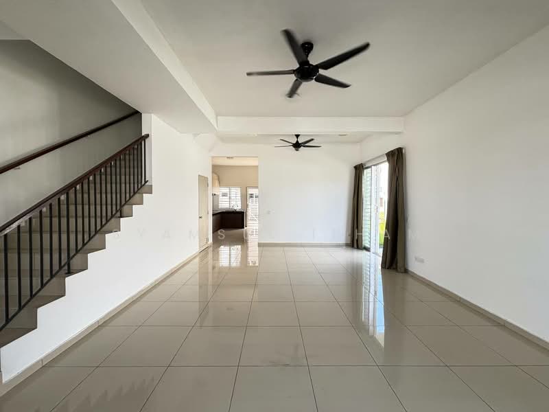 2-storey Terraced House for Sale in Shah Alam (Selangor) - Syamsul Ilham - Living Room - PropertyGuru.com.my