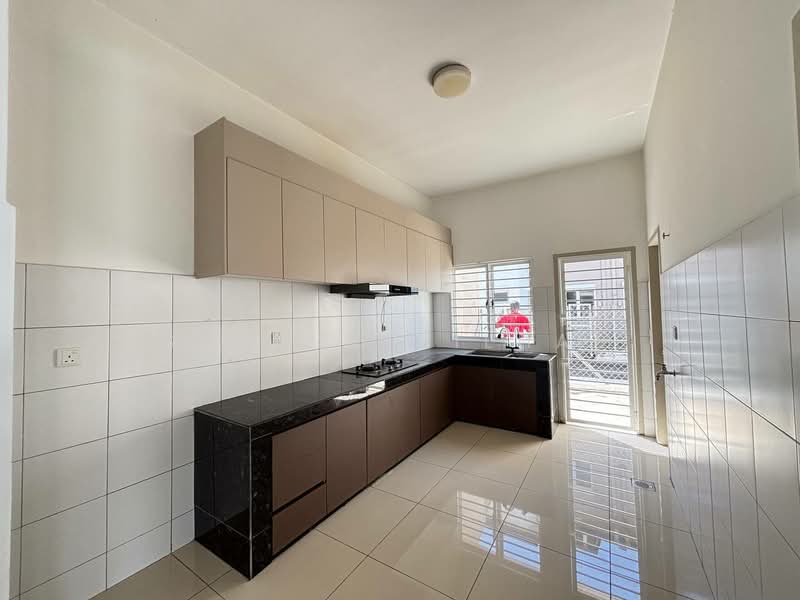 2-storey Terraced House for Sale in Shah Alam (Selangor) - Syamsul Ilham - Kitchen - PropertyGuru.com.my