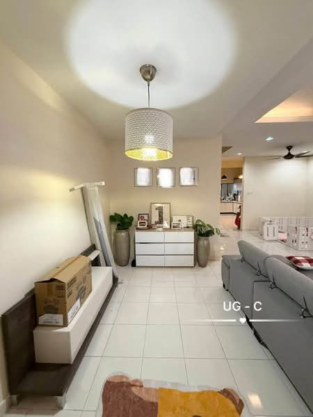 Rumah Teres untuk Dijual di Bandar Puteri Klang (Klang) - KH Chong - Living Room - PropertyGuru.com.my
