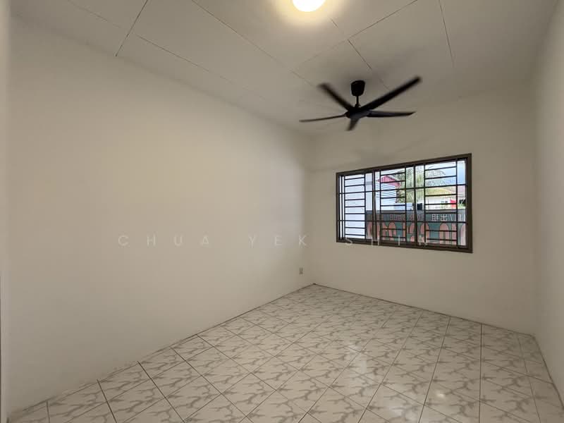 1-storey Terraced House for Sale in Sri Saujana (Kota Tinggi) - Chua Yek Shin - Masterroom - PropertyGuru.com.my