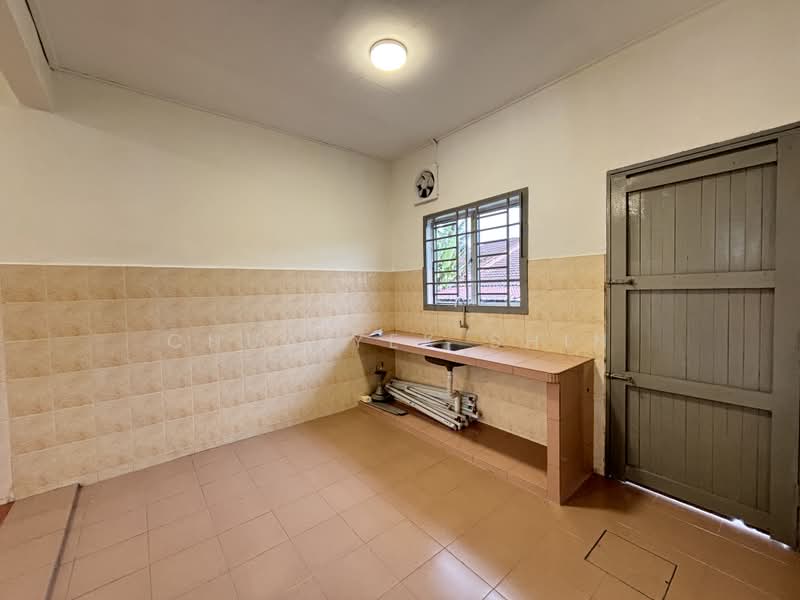 1-storey Terraced House for Sale in Sri Saujana (Kota Tinggi) - Chua Yek Shin - Kitchen - PropertyGuru.com.my