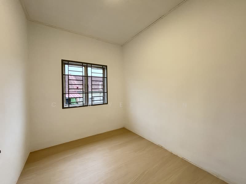 1-storey Terraced House for Sale in Sri Saujana (Kota Tinggi) - Chua Yek Shin - Bedroom5 - PropertyGuru.com.my