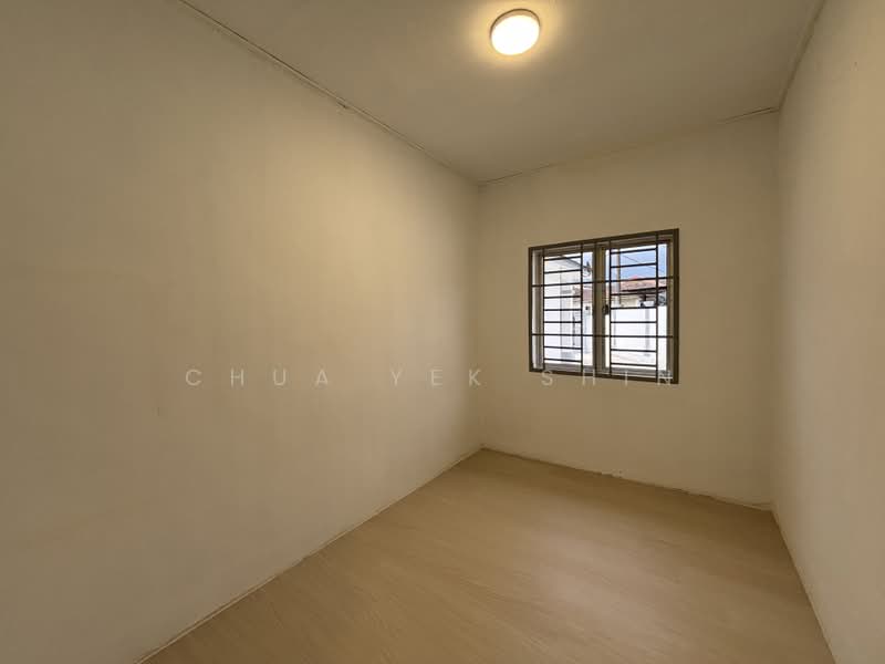 1-storey Terraced House for Sale in Sri Saujana (Kota Tinggi) - Chua Yek Shin - Bedroom7 - PropertyGuru.com.my