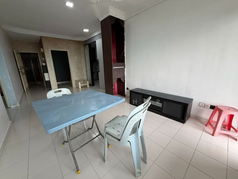 Pangsapuri untuk Disewa di Villa Krystal @ Bandar Selesa Jaya - Jerry Hor - Living Room - PropertyGuru.com.my
