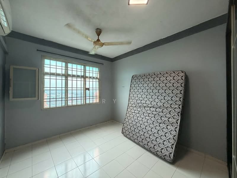 Pangsapuri untuk Disewa di Villa Krystal @ Bandar Selesa Jaya - Jerry Hor - Bedroom - PropertyGuru.com.my