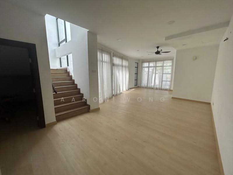 Rumah Teres untuk Dijual di Bandar Kinrara Seksyen 5 (Bandar Kinrara) - Aaron Wong - Living Room - PropertyGuru.com.my