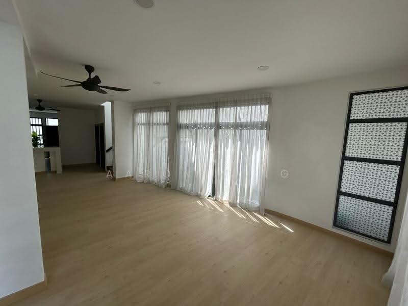 Rumah Teres untuk Dijual di Bandar Kinrara Seksyen 5 (Bandar Kinrara) - Aaron Wong - Living Room - PropertyGuru.com.my