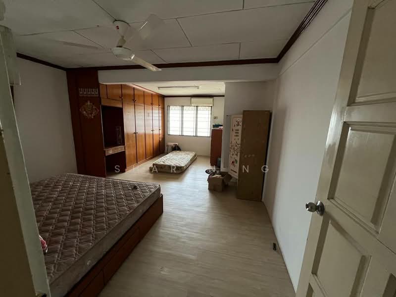 2-storey Terraced House for Sale in Taman Munshi Ibrahim (Tampoi) - Sharon Ng - Bedroom - PropertyGuru.com.my