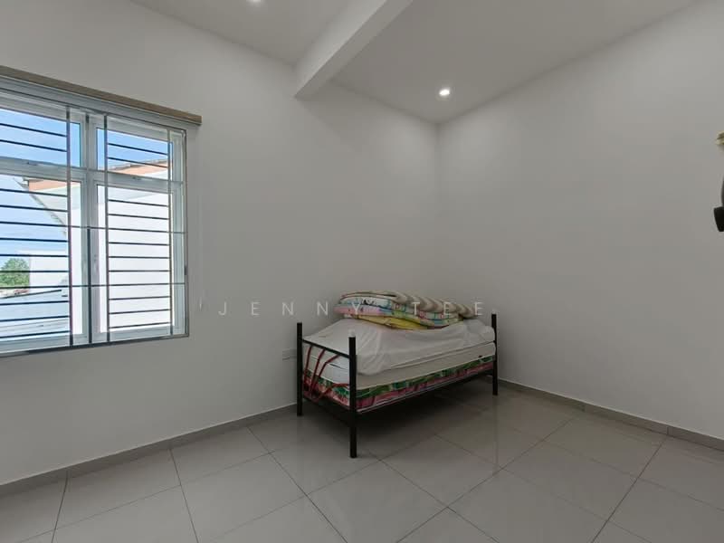 Rumah Berkembar untuk Dijual di Pontian (Johor) - Jenny Tee - Bedroom - PropertyGuru.com.my