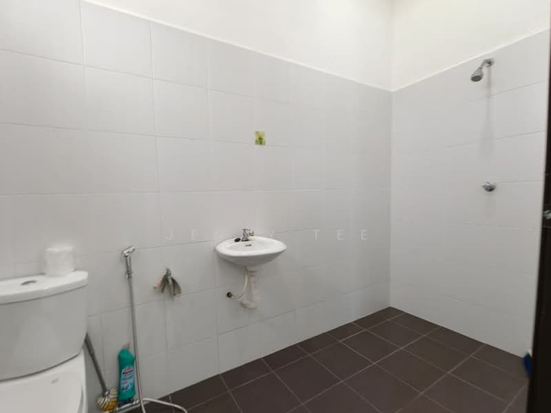 Rumah Berkembar untuk Dijual di Pontian (Johor) - Jenny Tee - Bathroom - PropertyGuru.com.my
