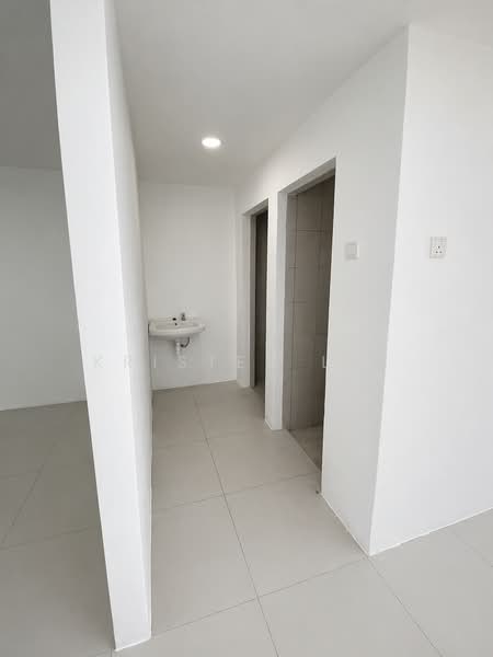 Rumah Niaga untuk Disewa di Bandar Puteri Puchong (Puchong) - Kristen Lim - Corridor - PropertyGuru.com.my
