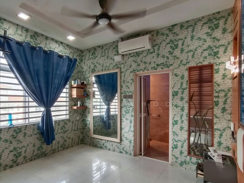 Pangsapuri untuk Disewa di Kings Height - Qazin Khoo - Bedroom - PropertyGuru.com.my