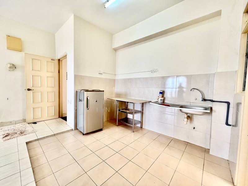 Kondominium untuk Dijual di Kondominium Kristal - NORFADILAH ZAINUDDIN - Kitchen - PropertyGuru.com.my