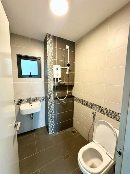 Kondominium untuk Dijual di The Vyne - Rex Tan - Bathroom - PropertyGuru.com.my