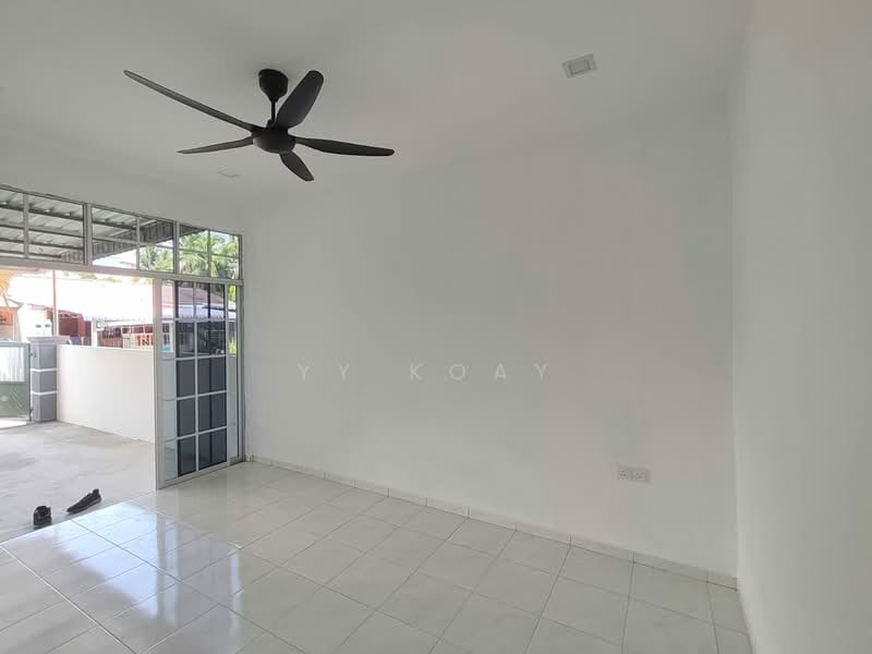 Rumah Teres 1 Tingkat untuk Dijual di Bukit Selambau (Kedah) - YY Koay - Living Room - PropertyGuru.com.my
