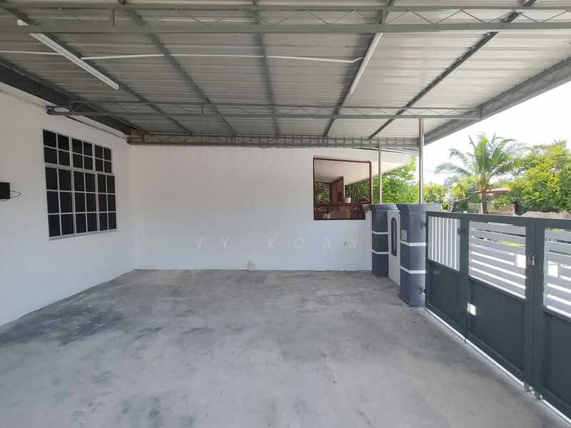 Rumah Teres 1 Tingkat untuk Dijual di Bukit Selambau (Kedah) - YY Koay - Car Park - PropertyGuru.com.my