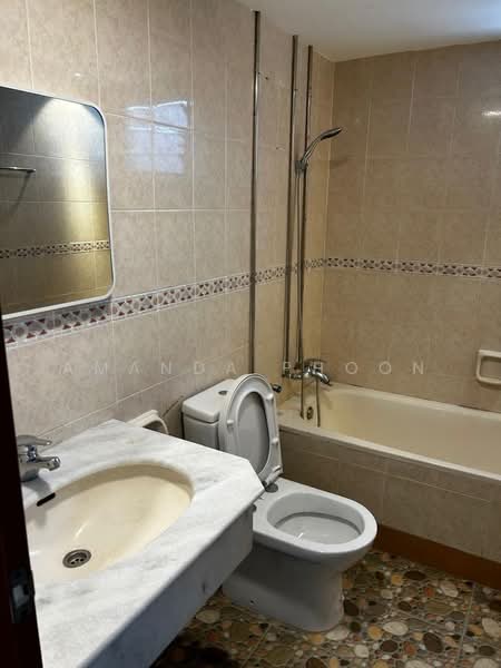 Condominium for Rent at Gurney Park Condominium - Amanda Phoon - Bathroom - PropertyGuru.com.my