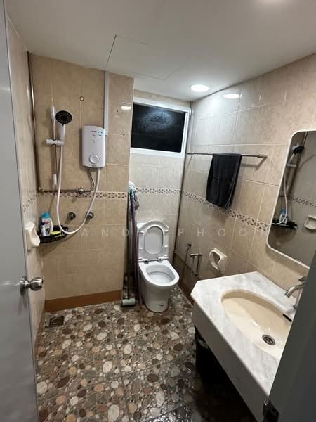 Condominium for Rent at Gurney Park Condominium - Amanda Phoon - Bathroom - PropertyGuru.com.my