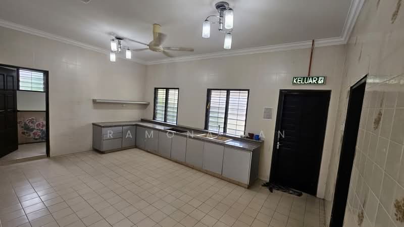 Rumah Banglo untuk Dijual di Taman Sin Hoe (Bukit Baru) - Ramona Tan - Kitchen - PropertyGuru.com.my