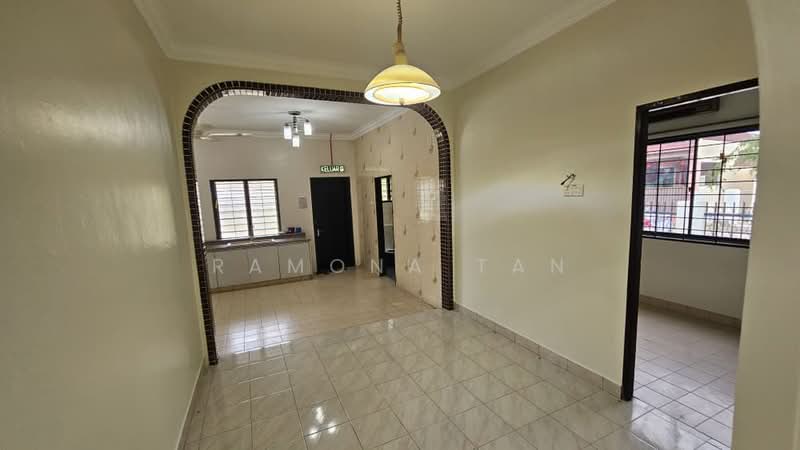 Rumah Banglo untuk Dijual di Taman Sin Hoe (Bukit Baru) - Ramona Tan - Kitchen - PropertyGuru.com.my