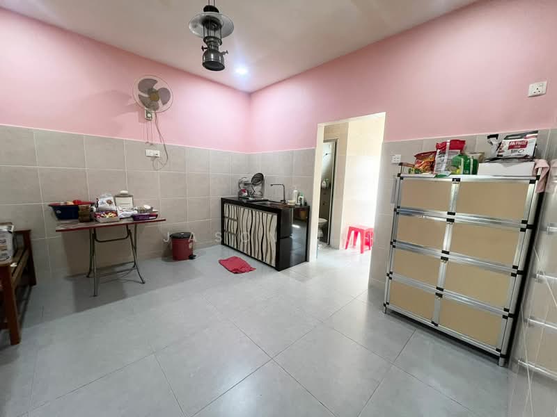 Rumah Teres 2 Tingkat untuk Dijual di Bandar Selesa Jaya (Skudai) - Jason Tan - Kitchen - PropertyGuru.com.my