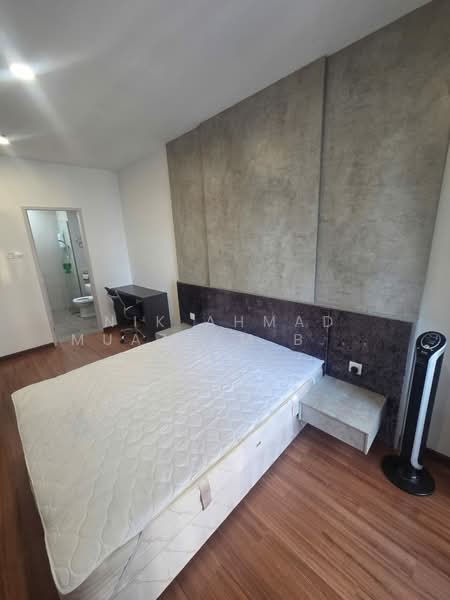 Servis Apartment untuk Disewa di i-Suite @ i-City - Nik Ahmad Muazzam Bin Nik Mazlan - Bedroom - PropertyGuru.com.my