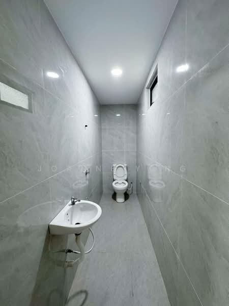 Rumah Teres 2 Tingkat untuk Dijual di Johor Bahru (Johor) - Joanne Yong - Bathroom - PropertyGuru.com.my