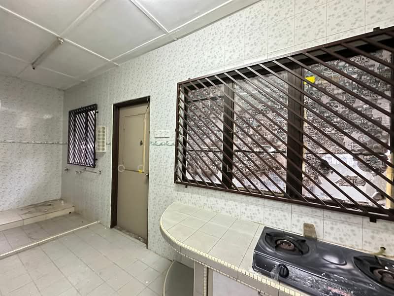 2-storey Terraced House for Sale in Bandar Sungai Long (Selangor) - Ocean Lee - Kitchen - PropertyGuru.com.my