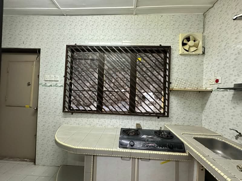 2-storey Terraced House for Sale in Bandar Sungai Long (Selangor) - Ocean Lee - Kitchen - PropertyGuru.com.my