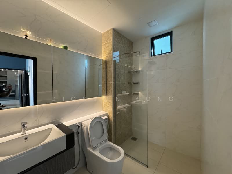 Service Residence for Sale at D'Summit Residences - Dickson Yong - Master Bathroom - PropertyGuru.com.my