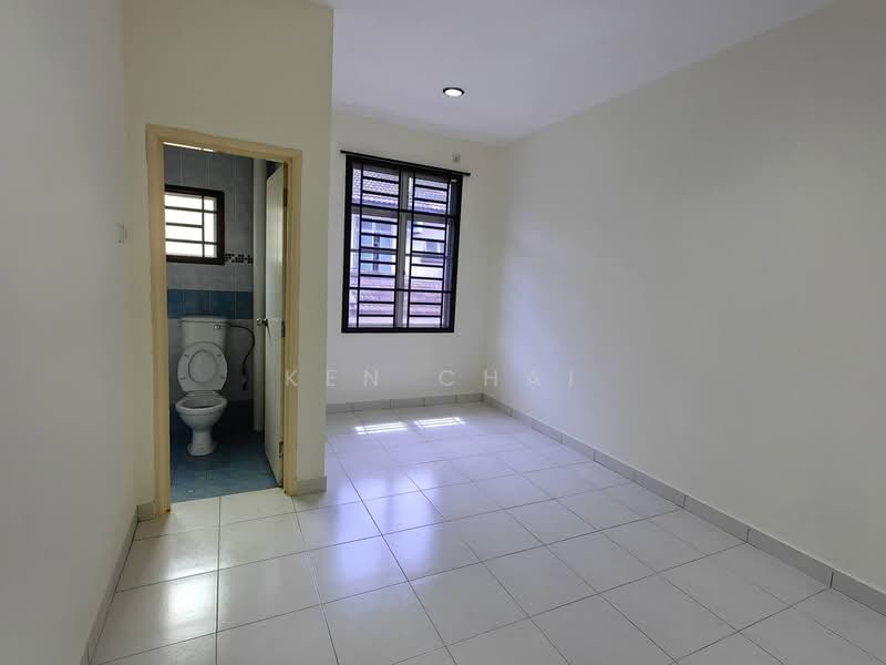 Rumah Teres 2 Tingkat untuk Dijual di Taman Bestari Indah (Ulu Tiram) - Ken Chai - PropertyGuru.com.my