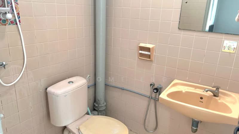 Rumah Teres 2 Tingkat untuk Disewa di Taman Sri Nibong (Bayan Lepas) - Jerome Eng - Bathroom - PropertyGuru.com.my