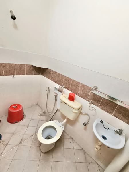 2-storey Terraced House for Sale in Taman Pulai Indah (Johor Bahru) - Zhi Yang Hong - Bathroom - PropertyGuru.com.my