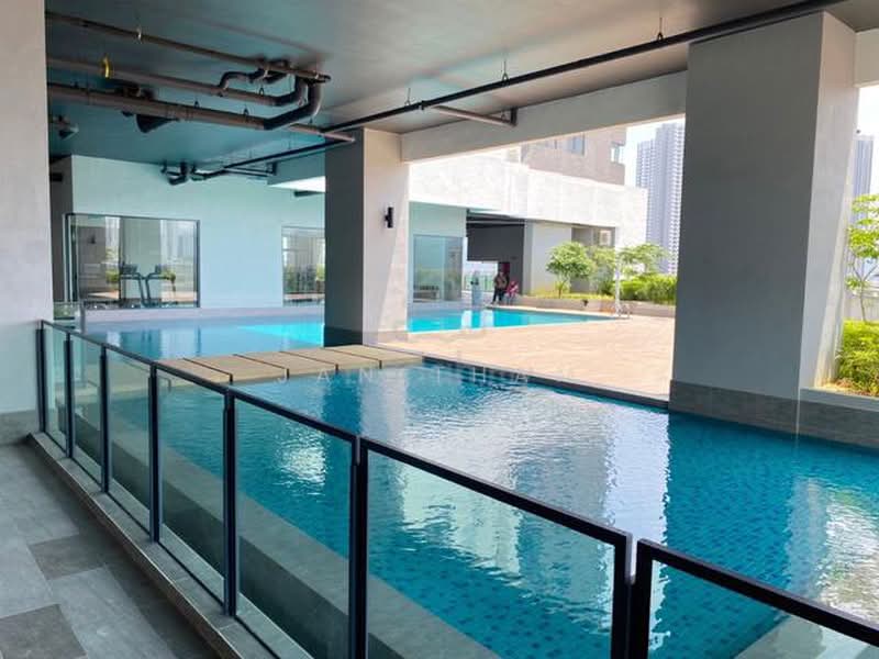 Servis Apartment untuk Disewa di Flora Residency - Jan Tham - Pool - PropertyGuru.com.my