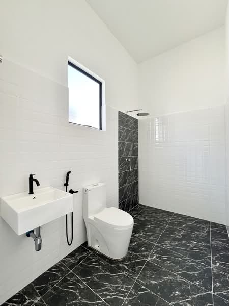 Bungalow for Sale in Bidor (Perak) - Joel Lee - Bathroom - PropertyGuru.com.my