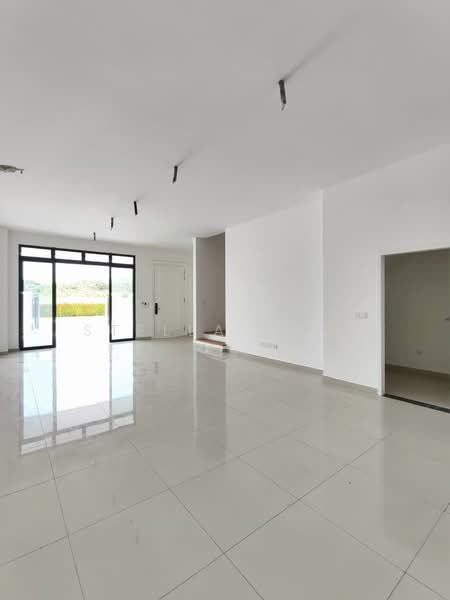 Rumah Teres 2 Tingkat untuk Dijual di Masai (Johor) - Stella Chia - Living Room - PropertyGuru.com.my