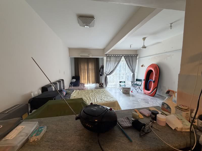 Servis Apartment untuk Dijual di Ocean View Resort - Dennix Chin - Living Room - PropertyGuru.com.my