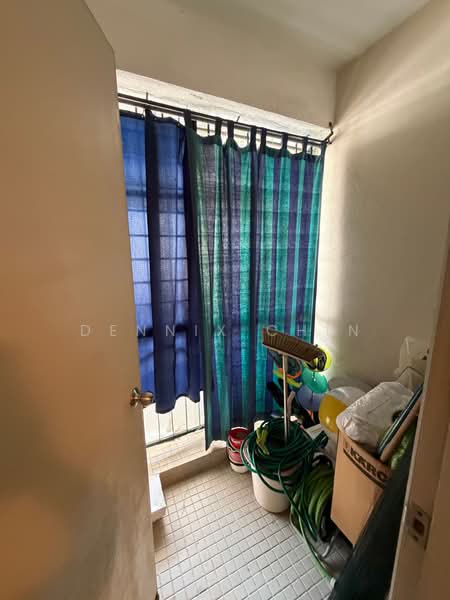 Servis Apartment untuk Dijual di Ocean View Resort - Dennix Chin - Balcony - PropertyGuru.com.my