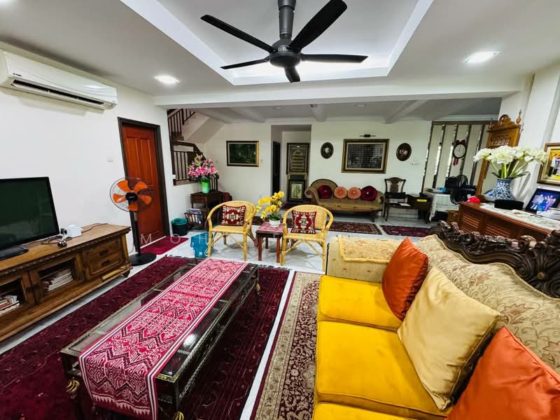 Rumah Teres 2 Tingkat untuk Dijual di Puncak Alam (Selangor) - Mohd Fadzli - Living Room - PropertyGuru.com.my