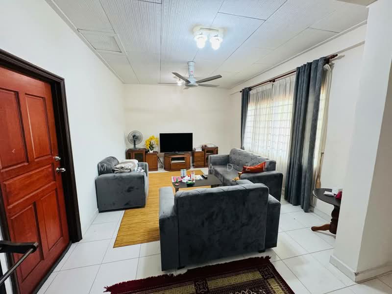 Rumah Teres 2 Tingkat untuk Dijual di Puncak Alam (Selangor) - Mohd Fadzli - Living Room - PropertyGuru.com.my