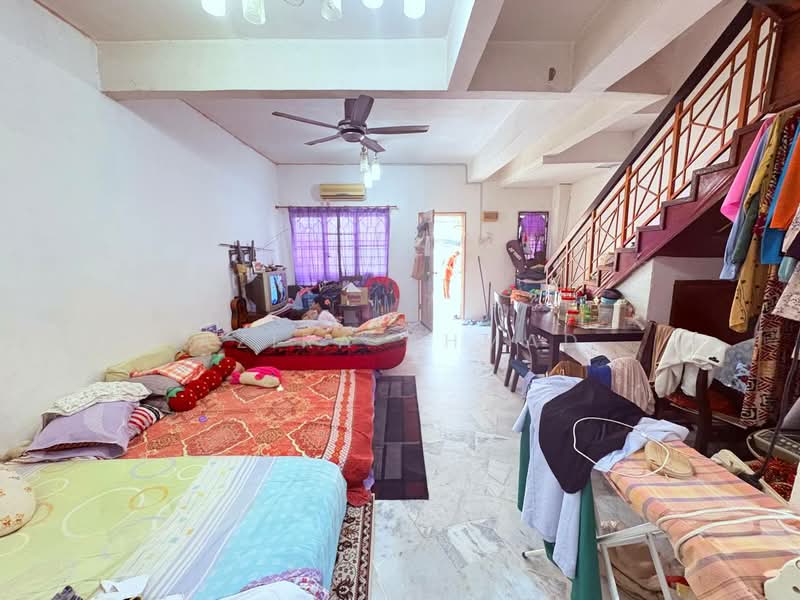 2-storey Terraced House for Sale in Bandar Bukit Mahkota (Bangi) - Azira Ahmad - Living Room - PropertyGuru.com.my